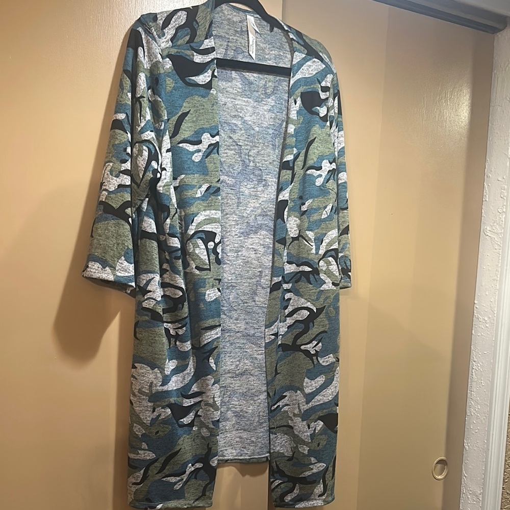 NY Collection Green and Blue Cape